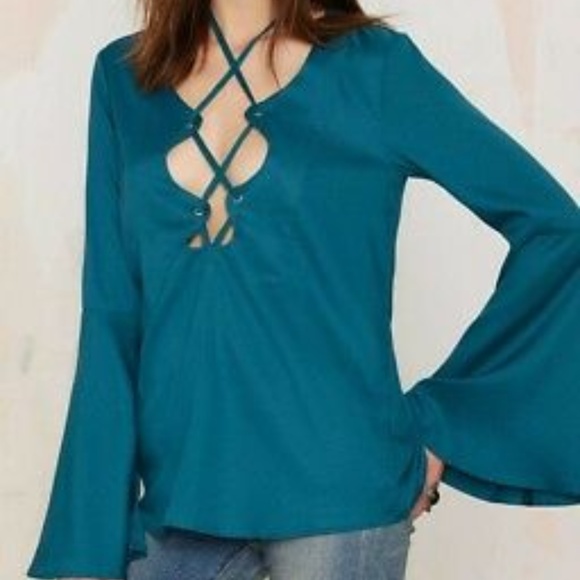 NWT Nasty Gal Plunging Lace Up Bell Sleeve Top - Picture 3 of 8